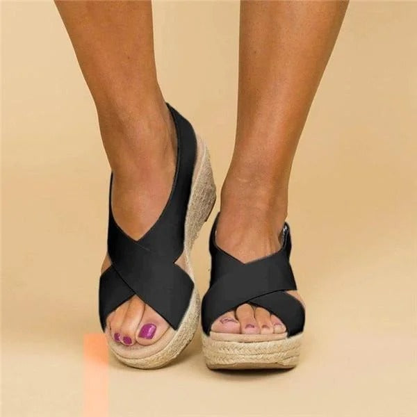 Dámské kožené sandály na klínku typu espadrilles s překříženými pásky