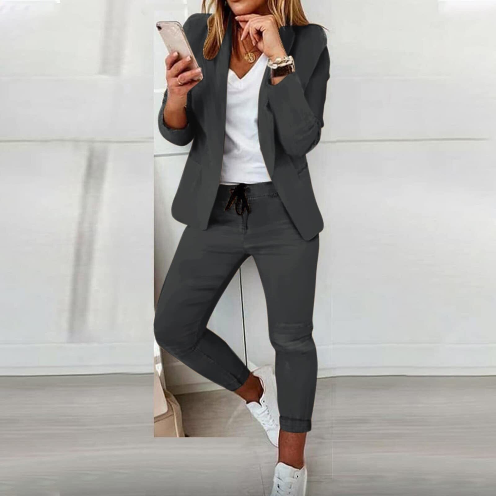 Conjunto mujer blazer ajustado y pantalón cordón estilo profesional casual