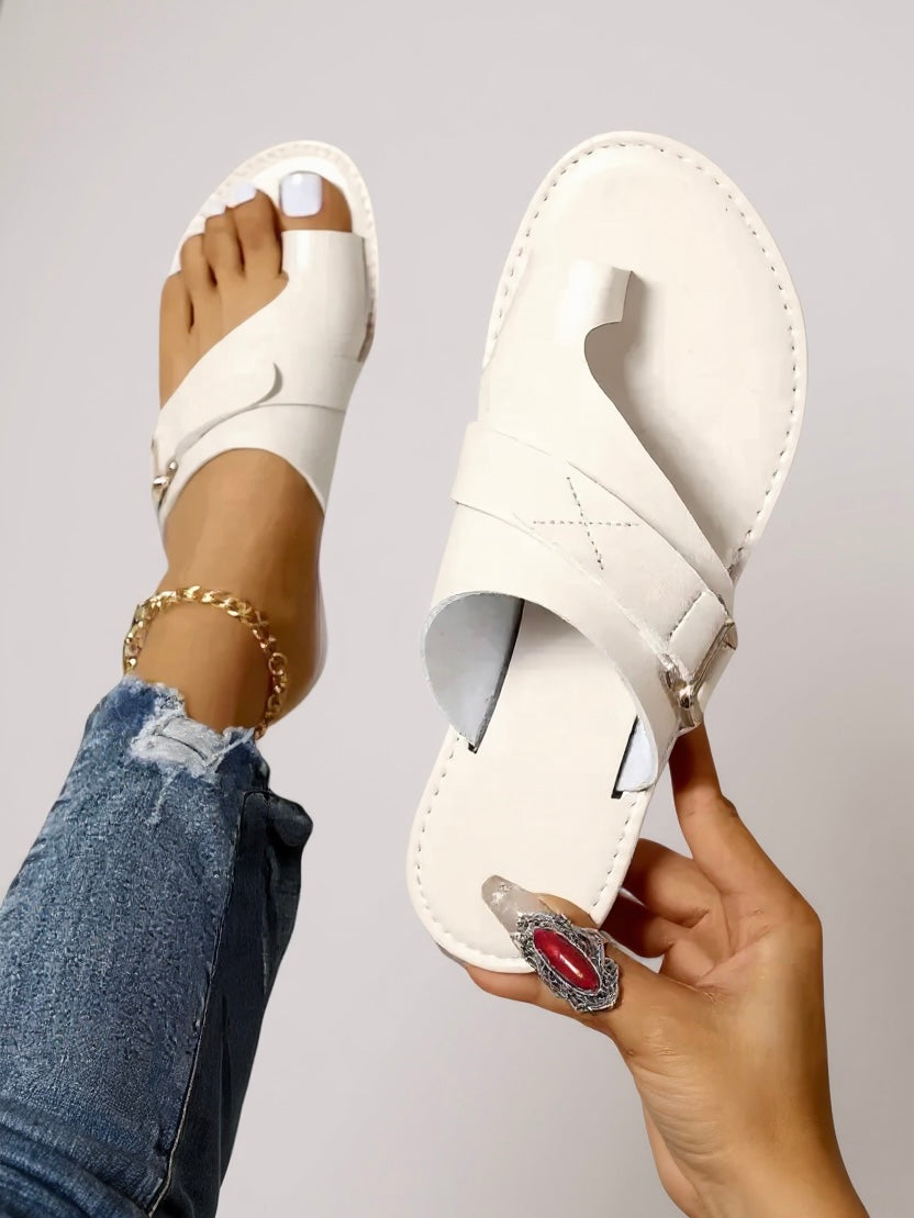Slide sandals for women — Cross-strap design and lightweight casual sole