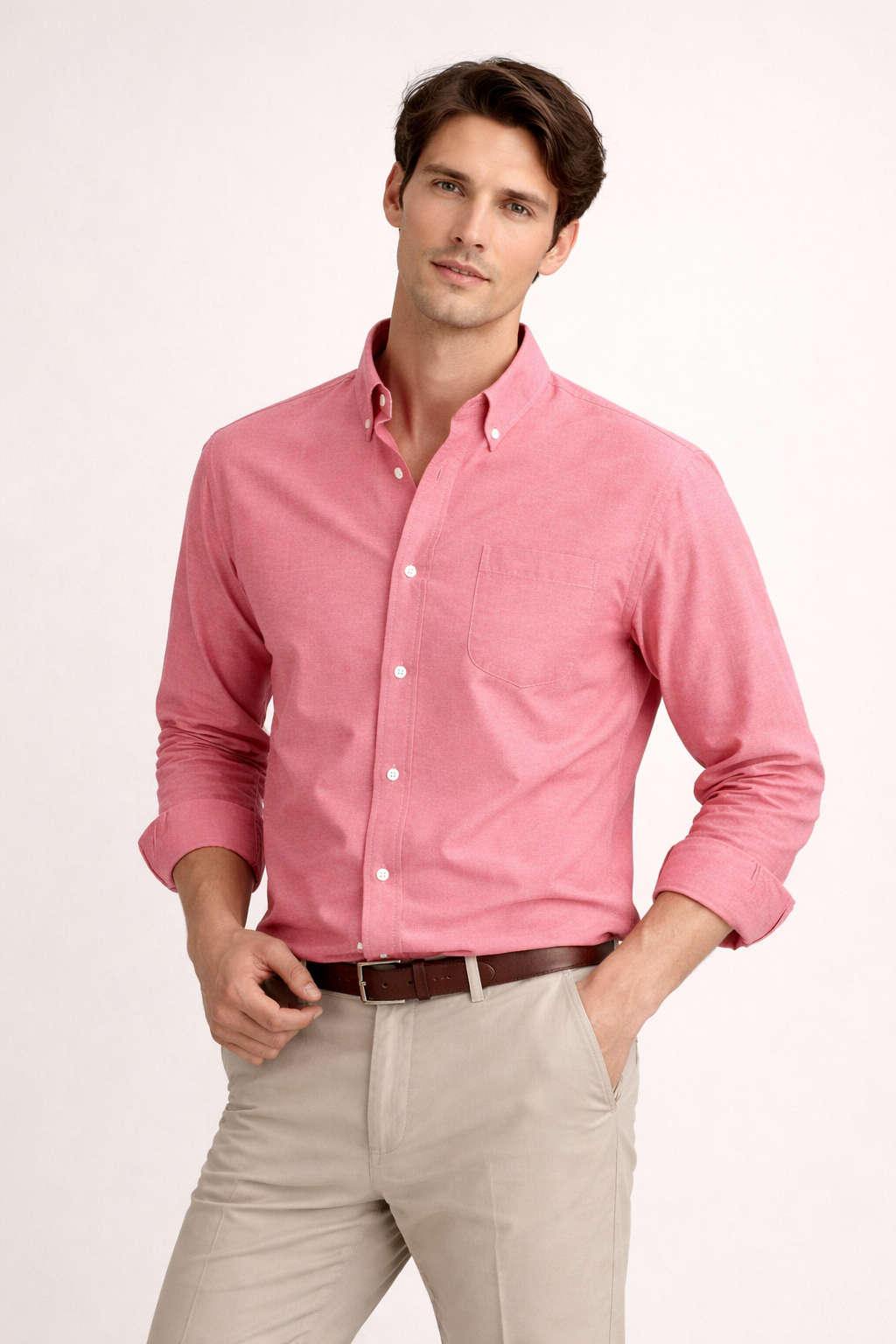 Camisa casual de manga comprida com bolso no peito e corte direito para homem