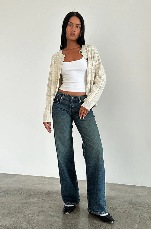 Jean droit pour femme à taille basse et denim extensible