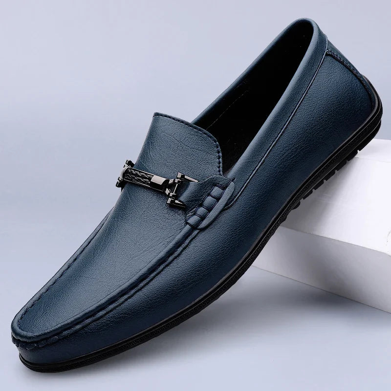 Mocasines de cuero hombre — detalle metálico — eventos y diario