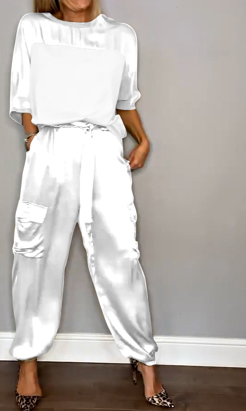 Completo in satin da donna con blusa a manica 3/4 e pantaloni con fiocco in vita