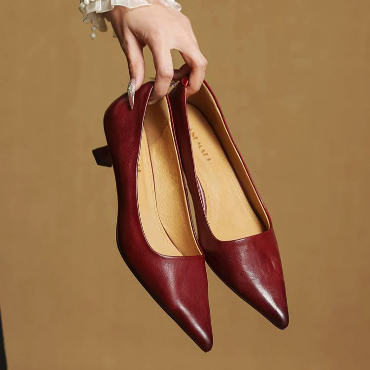 Zapatos de Salón en Cuero Genuino con Punta Fina y Tacón Kitten