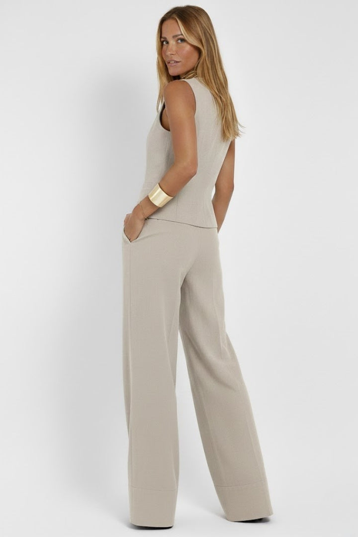 Traje de dos piezas para mujer - chaleco con botones y pantalón ancho | oficina