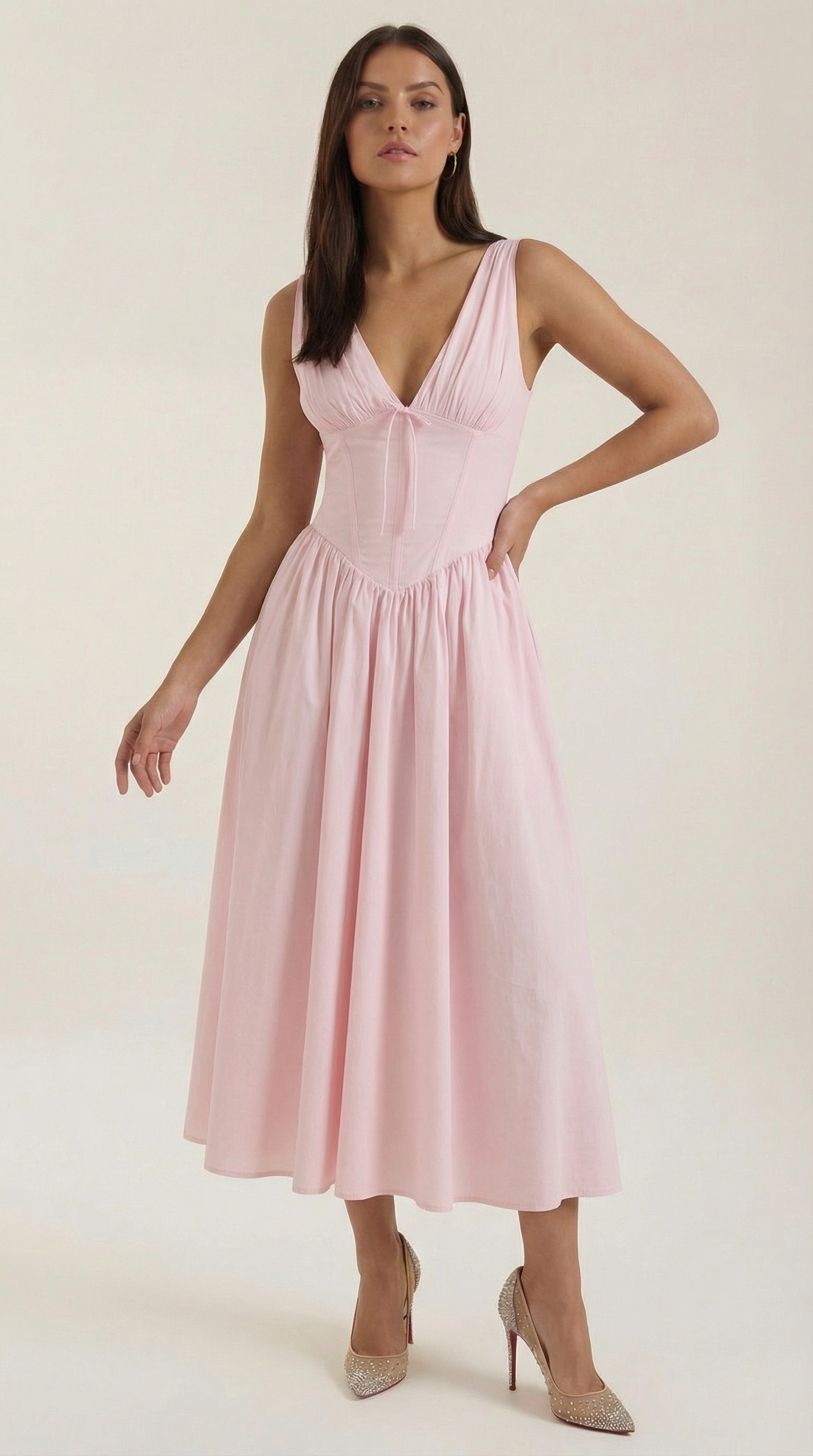 Robe midi décolletée en V profond taille haute avec dos nu pour femme