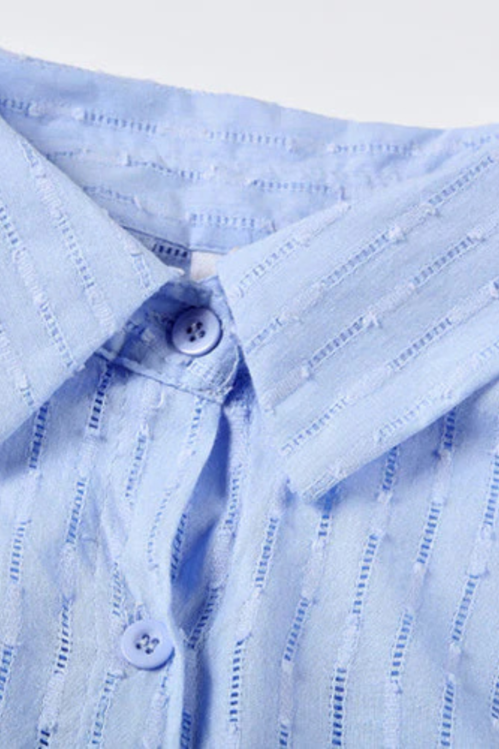 Σετ δύο τεμαχίων για γυναίκες με μπλούζα broderie και σορτς