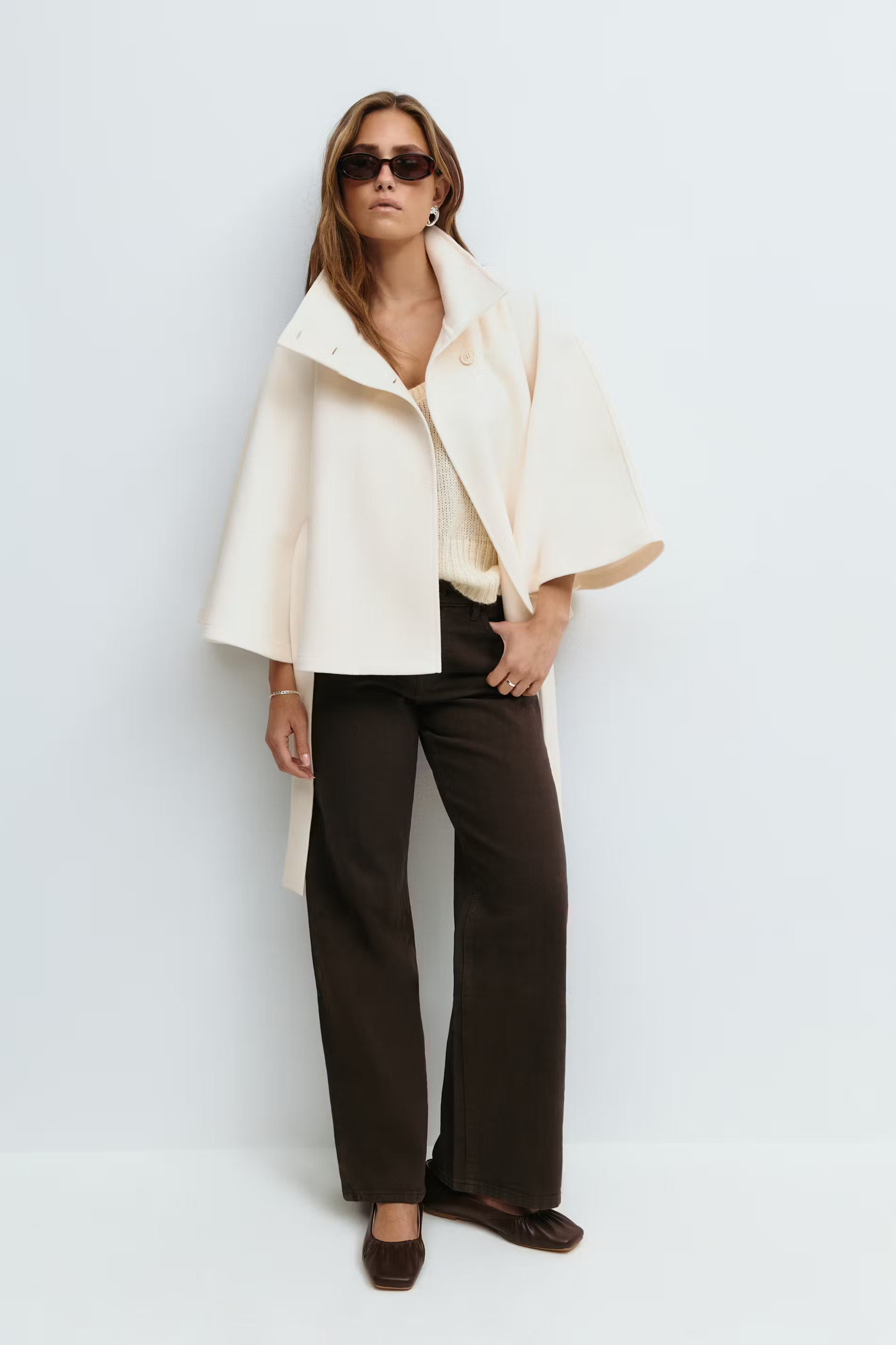 Veste cape avec col montant et ceinture ajustable pour femme
