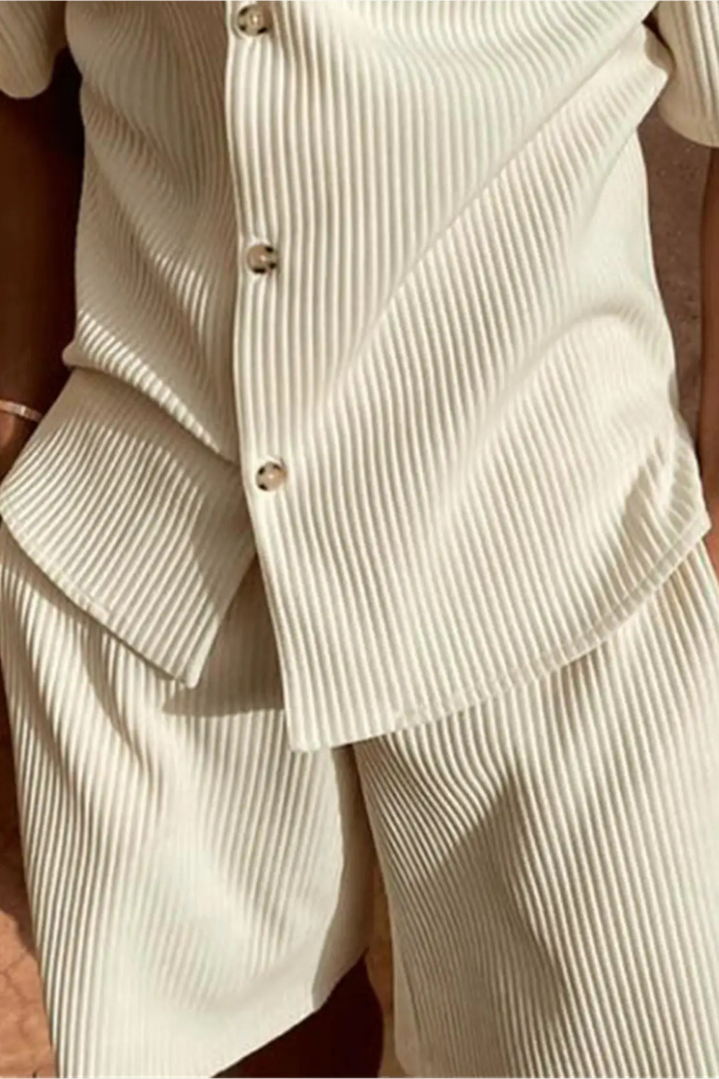 Conjunto de duas peças para homem com camisa de manga curta e calções