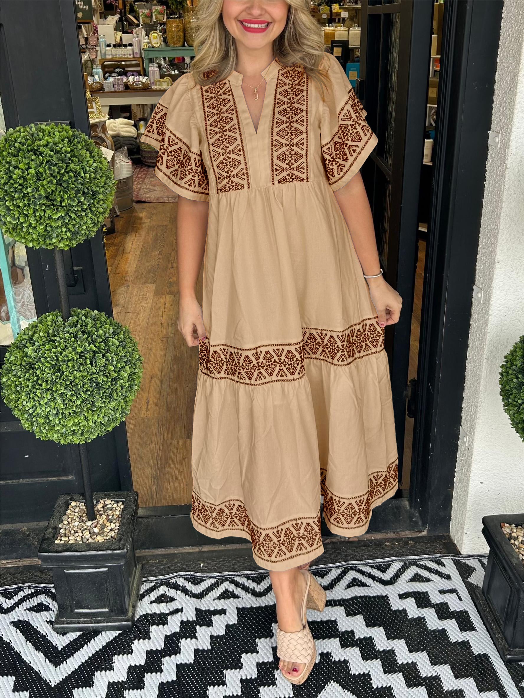 Vestido Largo Boho con Bordados y Cuello en V para Mujer