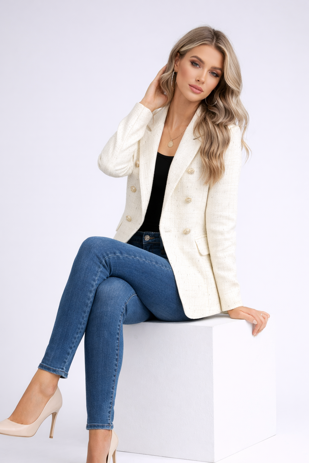 Blazer Entallado de Estilo Tweed con Doble Botonadura y Solapas para Mujer