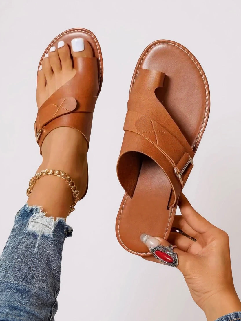 Slide sandals for women — Cross-strap design and lightweight casual sole