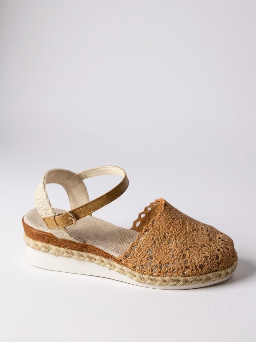 Sandalias de cuña para mujer con tira al tobillo y acabado natural - vacaciones