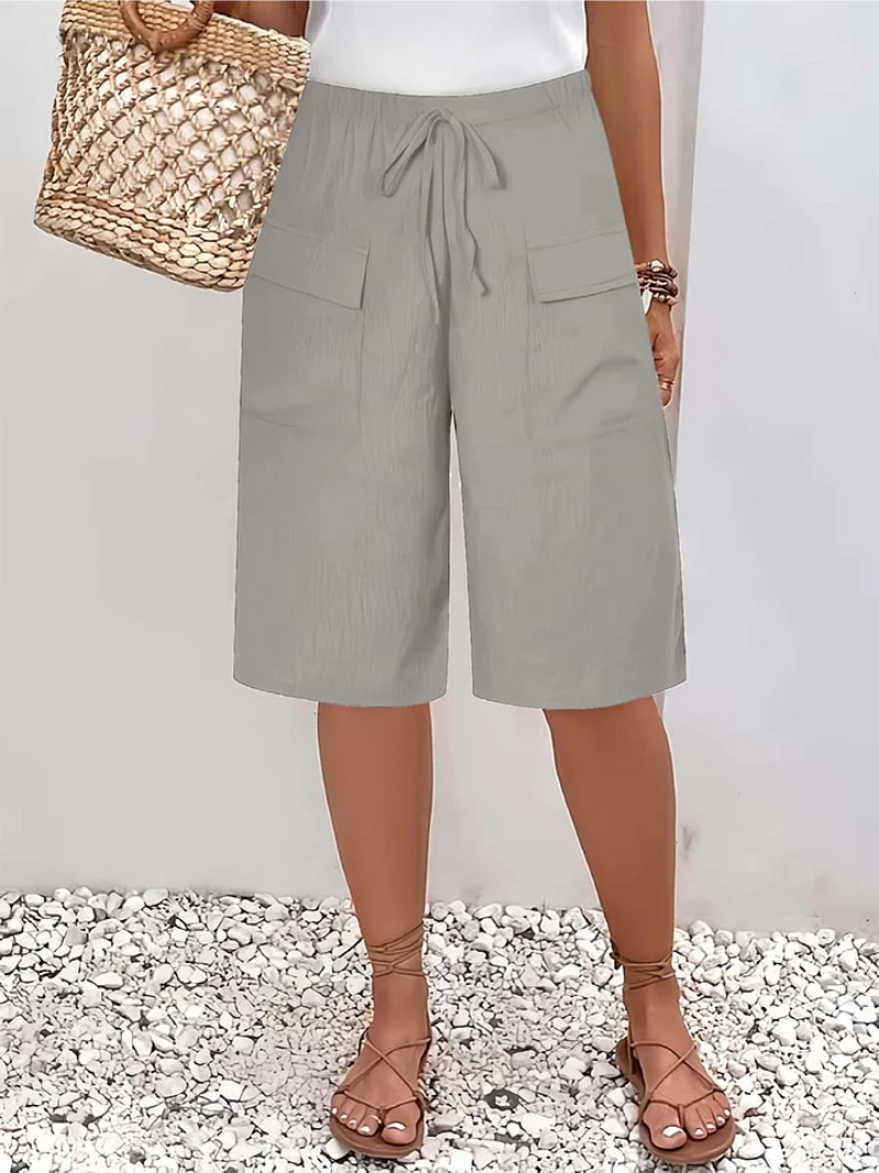 Pantaloni scurți damă cu talie elastică, șnur și buzunare cargo