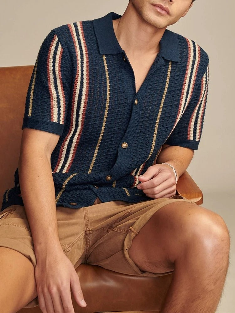 Polo a maglia traforata da uomo con righe e bottoni — vacanze