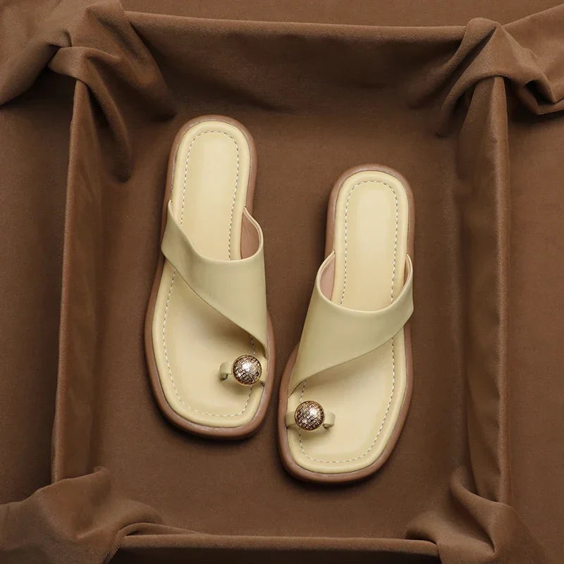 Women's leather sandals — Square toe and ring detail for summer
