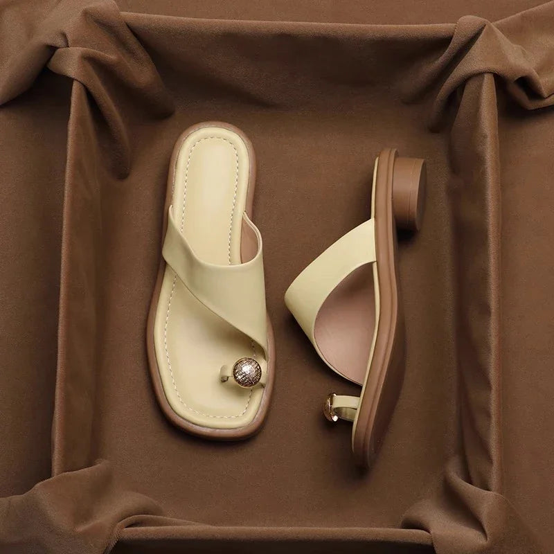 Women's leather sandals — Square toe and ring detail for summer
