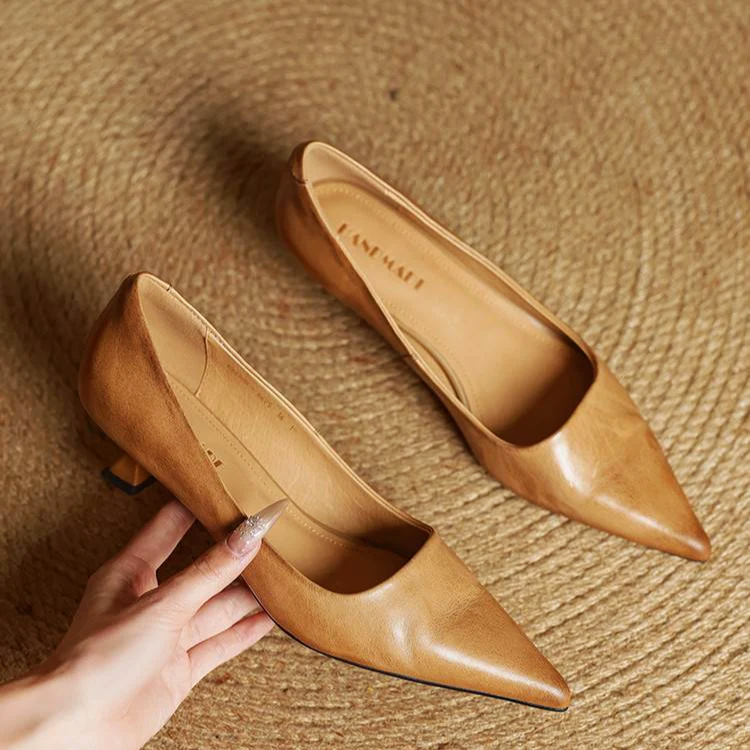 Zapatos de Salón en Cuero Genuino con Punta Fina y Tacón Kitten