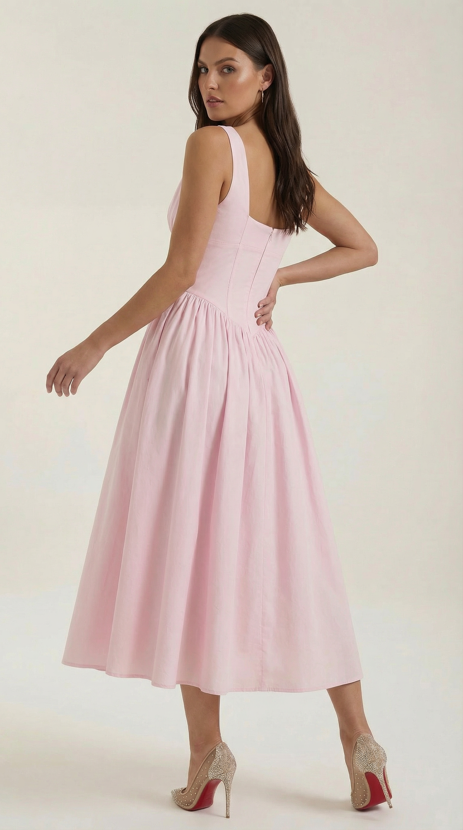 Robe midi décolletée en V profond taille haute avec dos nu pour femme